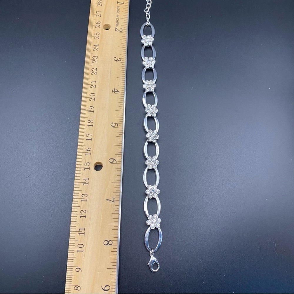 Silver Link rhinestone bracelet - Picture 3 of 7